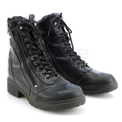 Gemma Teller Morrow's (Katey Sagal) Death Scene Motorcycle Boots - SONS OF ANARCHY (2008 - 2014)