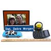 Image 8 : Debra Morgan's (Jennifer Carpenter) Desk Items - DEXTER (2006 - 2013)