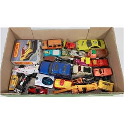 FLAT OF VINTAGE AND DIE CAST CARS