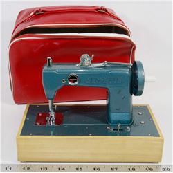 VINTAGE CASED SEW-ETTE CHILDS SEWING MACHINE