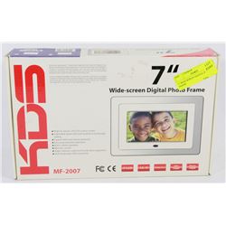 7" WIDE SCREEN DIGITAL PHOTO FRAME