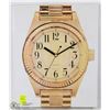 Image 1 : WATCH SHAPE QUARTZ CLOCK