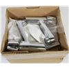 Image 1 : 2 BOXES OF FAUCETS