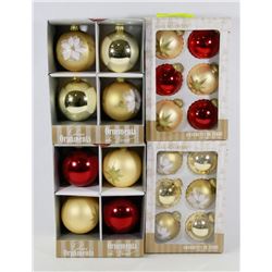 LOT OF ASSORTED GOLD AND RED CHRISTMAS ORNAMENTS.