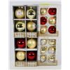 Image 1 : LOT OF ASSORTED GOLD AND RED CHRISTMAS ORNAMENTS.
