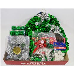 1 FLAT OF ASSORTED GREEN AND SLIVER CHRISTMAS