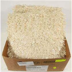 PAIR OF SHOWHOME DECORATIVE PILLOWS