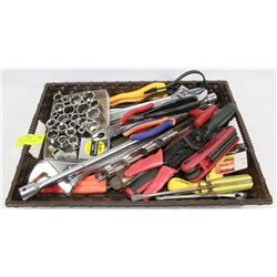 FLAT OF SOCKETS AND TOOLS.