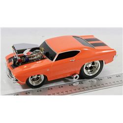 MUSCLE MACHINES 1969 CHEVELLE 1:18 DIE CAST CAR.