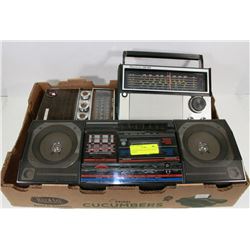 FLAT WITH VINTAGE MULTI BAND RADIOS