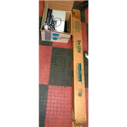 400 SERIES PROJECTOR WITH PROJECTOR SCREEN