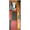 Image 1 : 400 SERIES PROJECTOR WITH PROJECTOR SCREEN