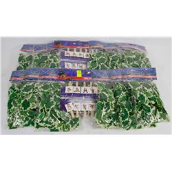 BUNDLE OF CHRISTMAS DECORATIONS