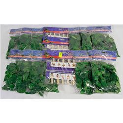 BUNDLE OF CHRISTMAS DECORATIONS