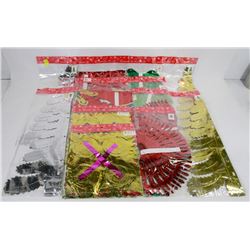 BUNDLE OF CHRISTMAS DECORATIONS