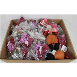BOX OF VARIOUS CHRISTMAS DECORATIONS