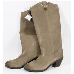 NEW GENUINE 1976 GENUINE LEATHER BOOTS SIZE 9