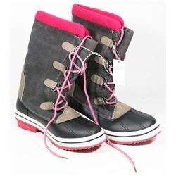 NEW LEATHER RUBBER BOOTS WATER RES SIZE 6