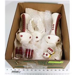 BOX W/UKRAINIAN CERAMIC NAPKIN HOLDER,