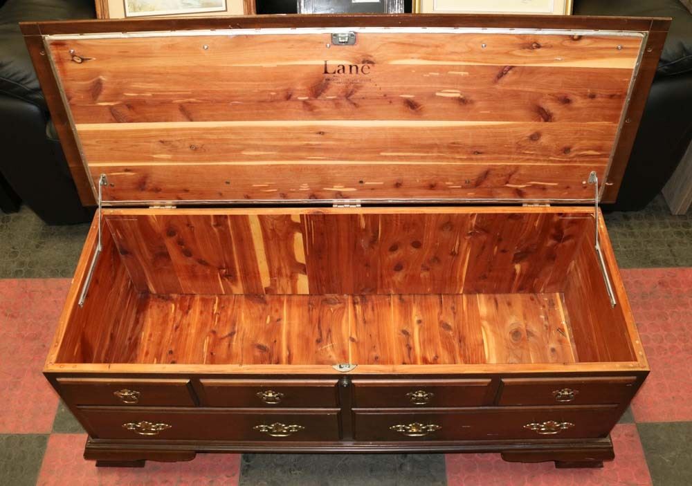 LANE CEDAR BENCH CHEST MADE IN CANADA