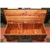 Image 1 : LANE CEDAR BENCH CHEST MADE IN CANADA