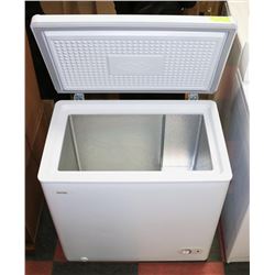 DANBY APARTMENT SIZED CHEST FREEZER