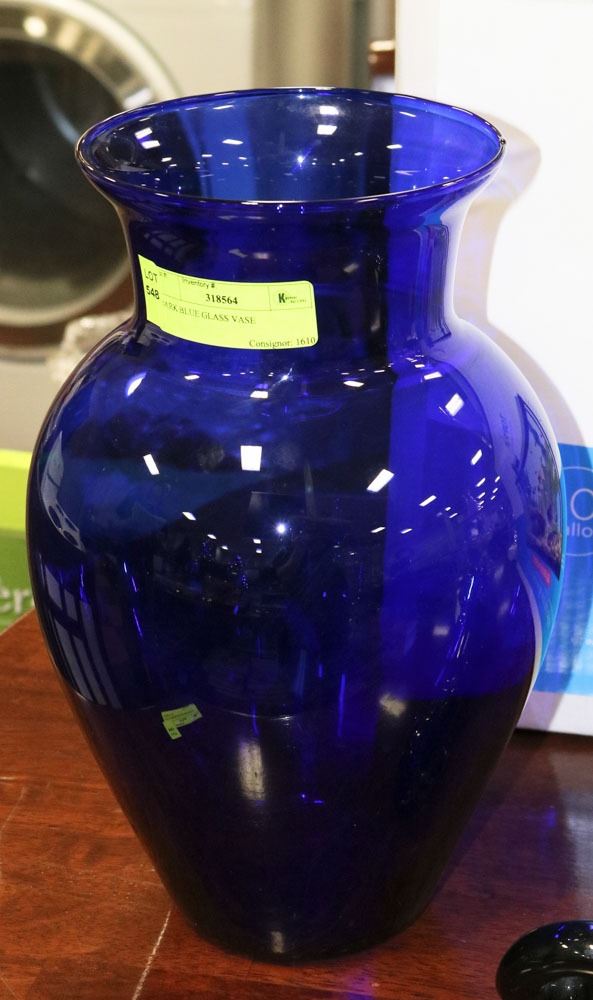 DARK BLUE GLASS VASE DARK BLUE GLASS VASE i