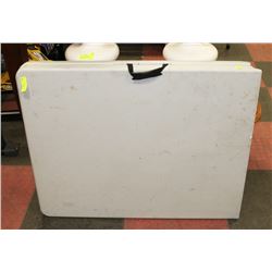 6FT FOLDING RESIN TABLE