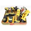 Image 1 : 4 DEWALT 20V TOOLS AND 18V SAW WITH 6 BATTERIES