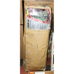 7 1/2 FOOT  CHRISTMAS TREE WITH 800 LIGHTS