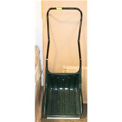 OVERSIZD SNOW SHOVEL