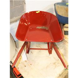 TRUE TEMPER RED WHEEL BARROW