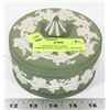 Image 1 : WEDGEWOOD CELADON JASPERWARE GRAPEVINE TRINKET BOX