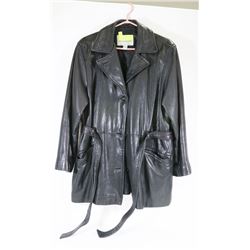 WINDRIVERS WOMENS LEATHER JACKET - SIZE M.
