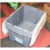 Image 1 : 4 STACKABLE STORAGE TOTES