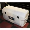 Image 1 : IGLOO MAXCOLD PREMIUM 165 QT STAY COLD 7 DAY