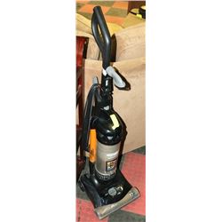 EUREKA MULTICYCLONIC VACUUM.