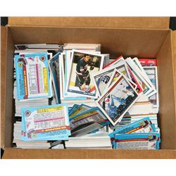 BOX OF ASSORTED HOCKEY CARDS