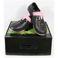 SIZE 9 BLACK AND PINK DAWGS GOLF SHOES