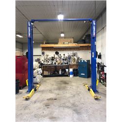 10,000LB Rotary Lift. Great Condition. Model: SPO10N700
