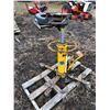 Image 1 : Portable Strongarm Hydraulic Stand