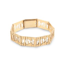 An 18K Yellow Gold Bracelet