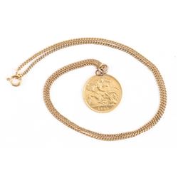 A 10K Chain & Sovereign Pendant