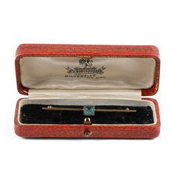 An Edwardian 10K Gold & Aquamarine Bar Pin