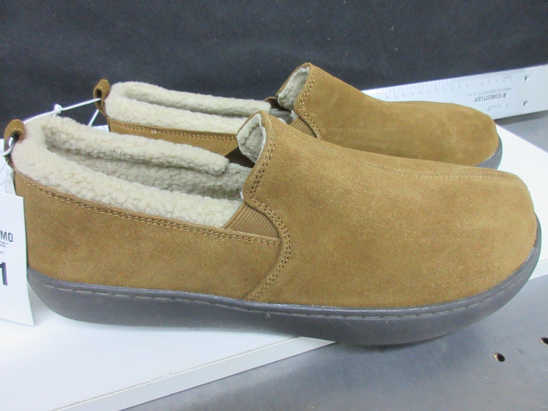 New Mossimo Genuine Suede Mens Slippers size 12 non marking sole