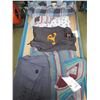 Image 3 : Bundle of Assorted Clothing / shirts-pants and more  / small to large