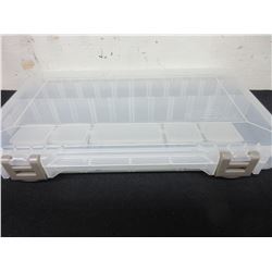 Plano Tackle Box with dividers / 2 latches