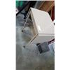 Image 2 : SMALL METAL DROP SIDE TABLE