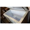 Image 2 : WHITE WESTINGHOUSE CHEST FREEZER - WORKING