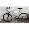 Image 1 : WHITE DIADORA BIKE